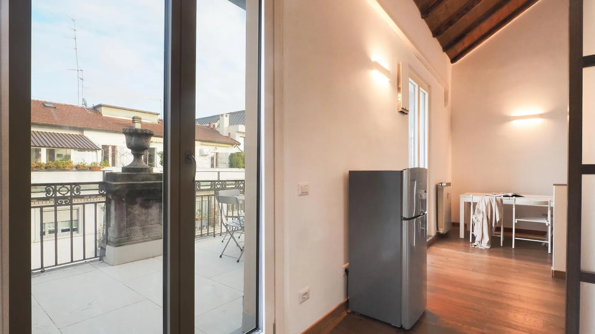 Contempora Apartments - Loft Via Podgora, 3 ミラノ 0*,  イタリア
